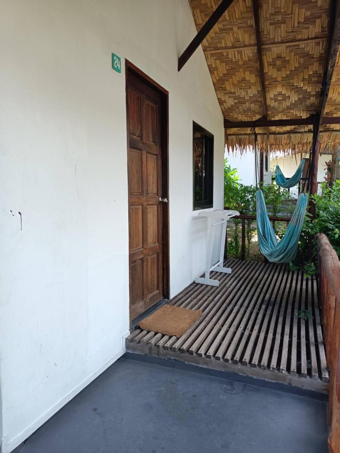 Sarana Bungalows (Adults Only) Baan Tai Luaran gambar