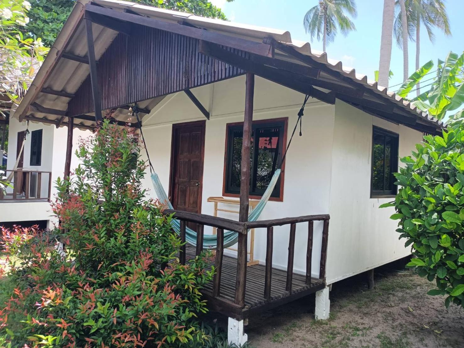 Sarana Bungalows (Adults Only) Baan Tai Luaran gambar
